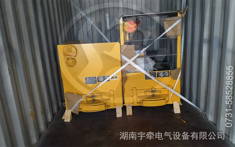 2.5噸鋰電蓄電池電機(jī)車出口海外 1.jpg